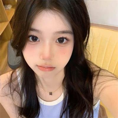 惠特妮·卡明：我能摸摸吗？