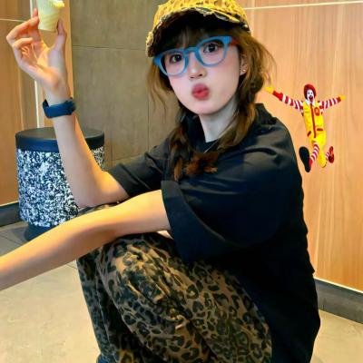 噢，亲爱的莫妮卡